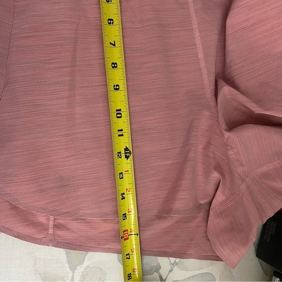 Athleta Womens Run with it textured 3.5” athletic shorts size 2X - Picture 9 of 12